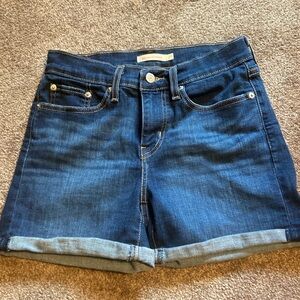 Levi’s Cuffed Mid Length Jean Denim Shorts Women's Size 27 Medium Wash Mid- Rise